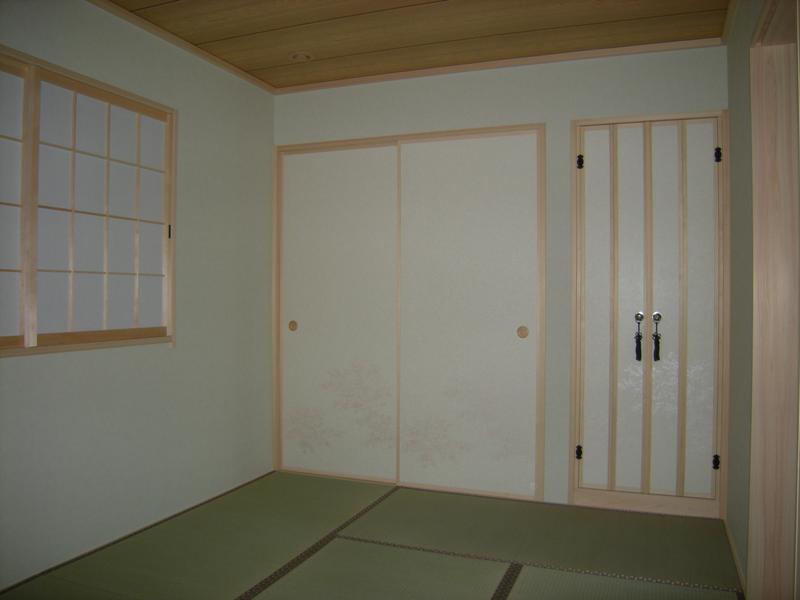 和室です。
とても落ち着く部屋になりました。